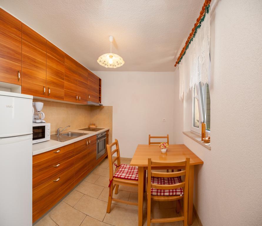 Apartments Mande And Kate Baška Voda Habitación foto