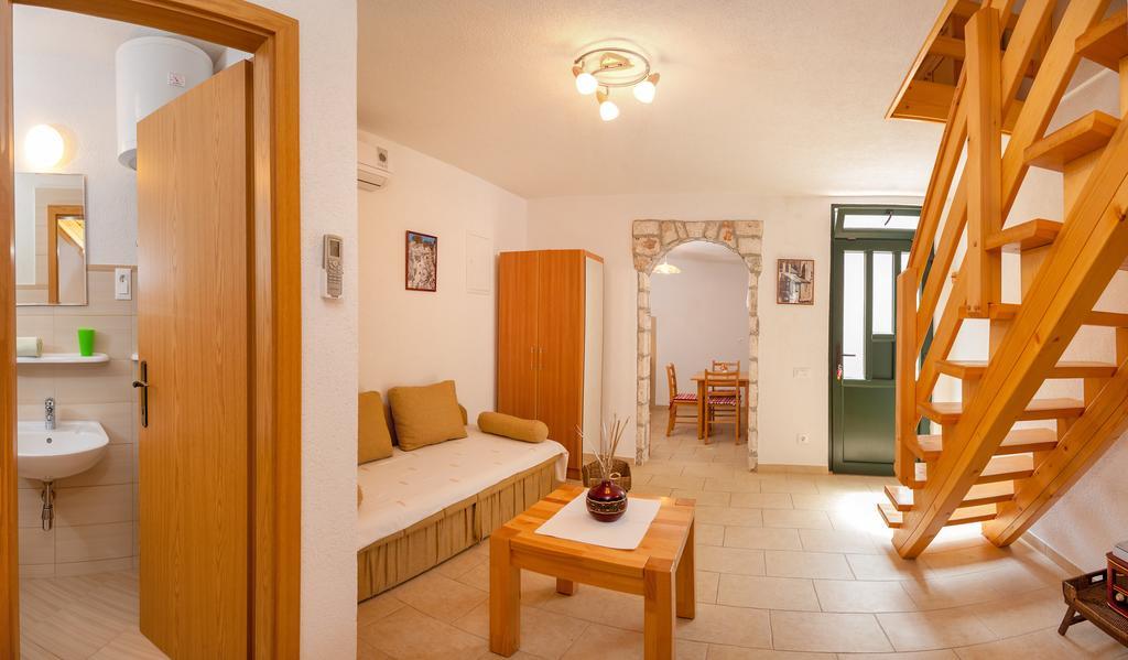 Apartments Mande And Kate Baška Voda Habitación foto